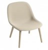 Muuto FIBER LOUNGE Fotel Tapicerowany - Kremowy Tkanina Trio 236 / Rama Drewniana